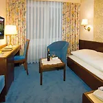 Burghotel 3* غايزلينغن آن در اشتايغه