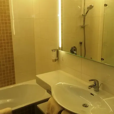 Burghotel Hotel 3*